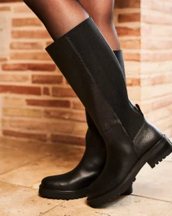 Minuit sur Terre Bottes<Mystère Noir